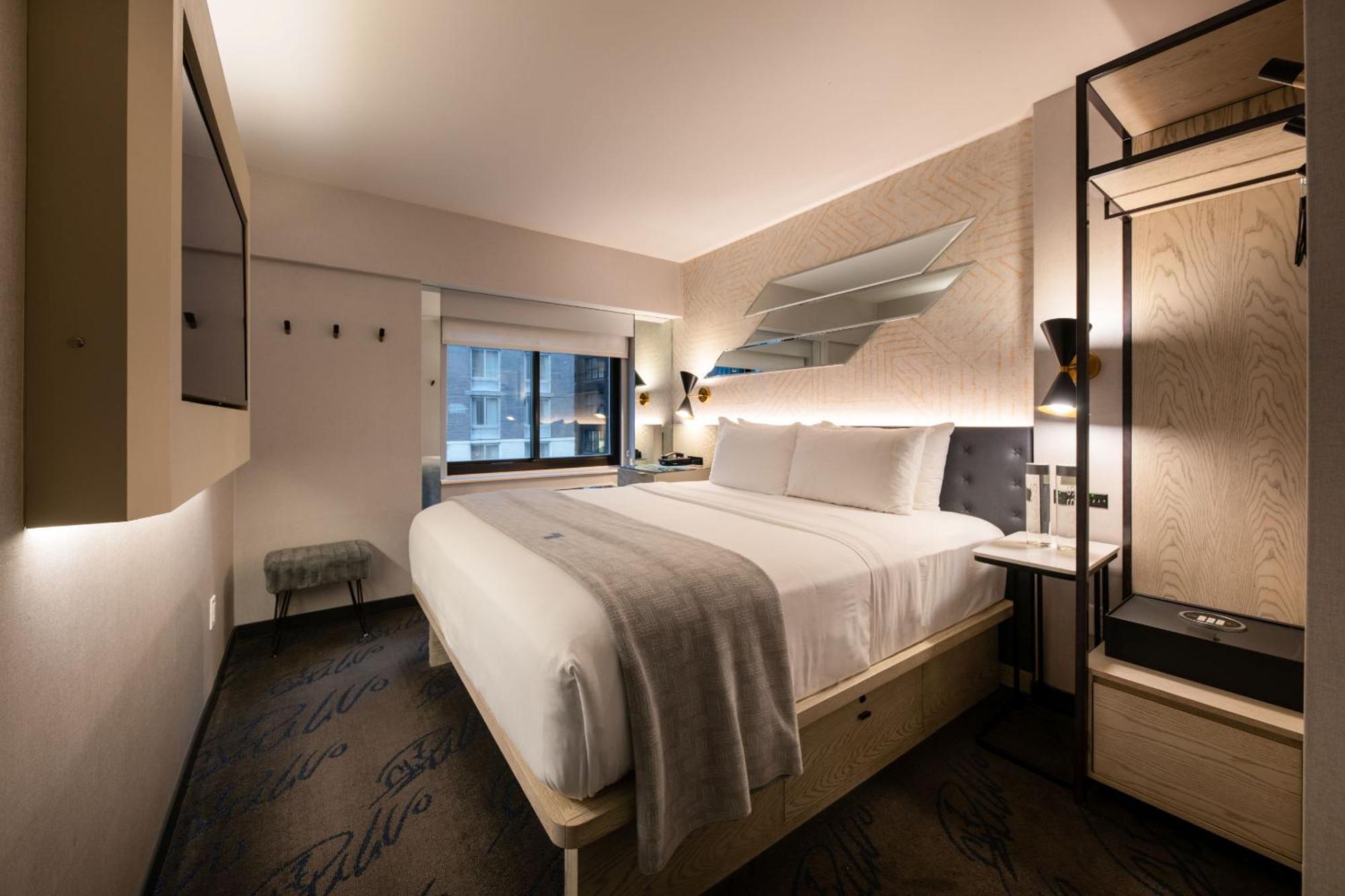 Comfort Street View Room