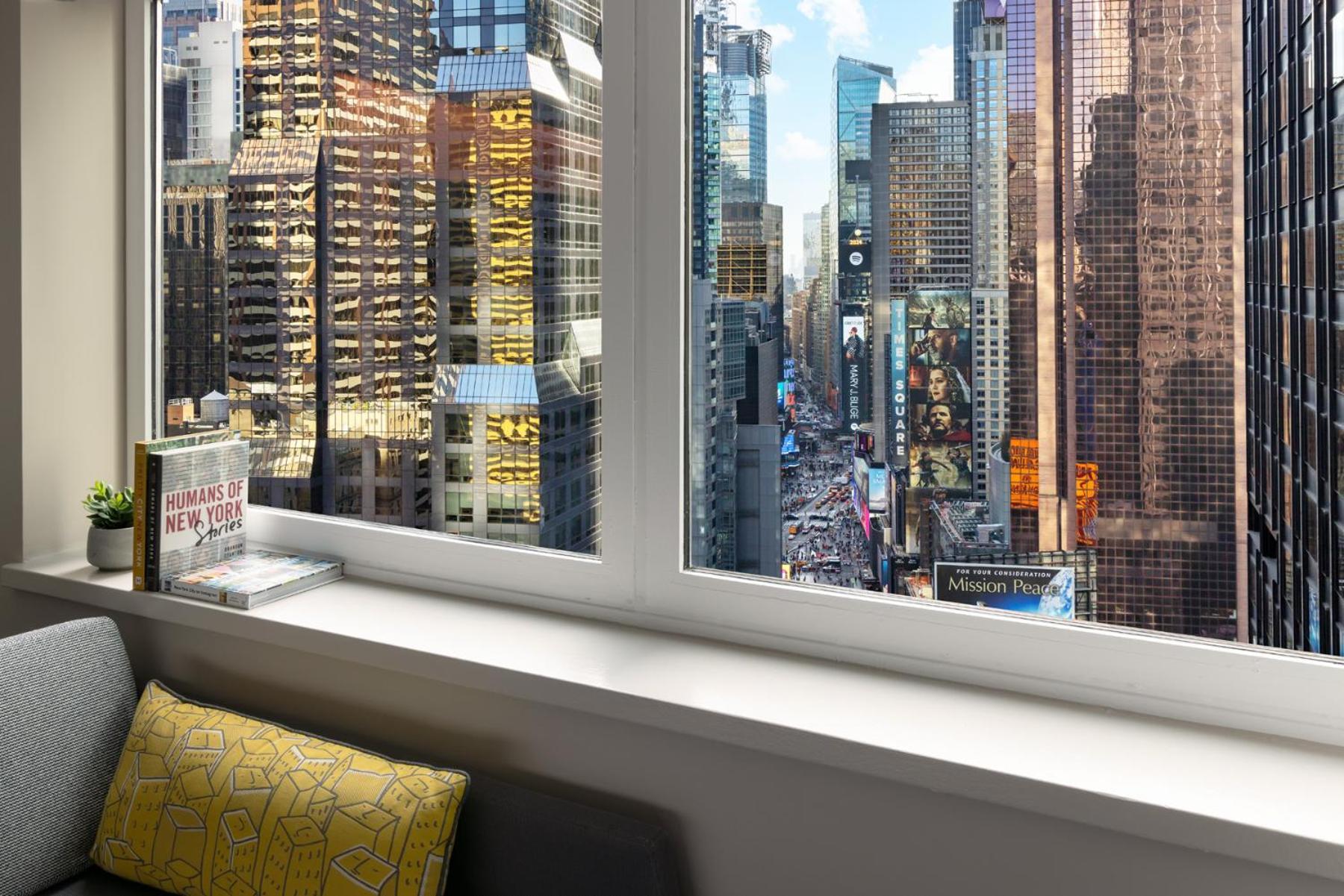 Social Premier Times Square King Ball Drop View