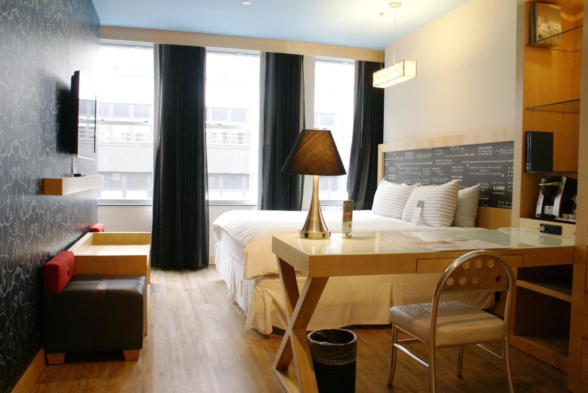 Queen Room,63009544:JPEG