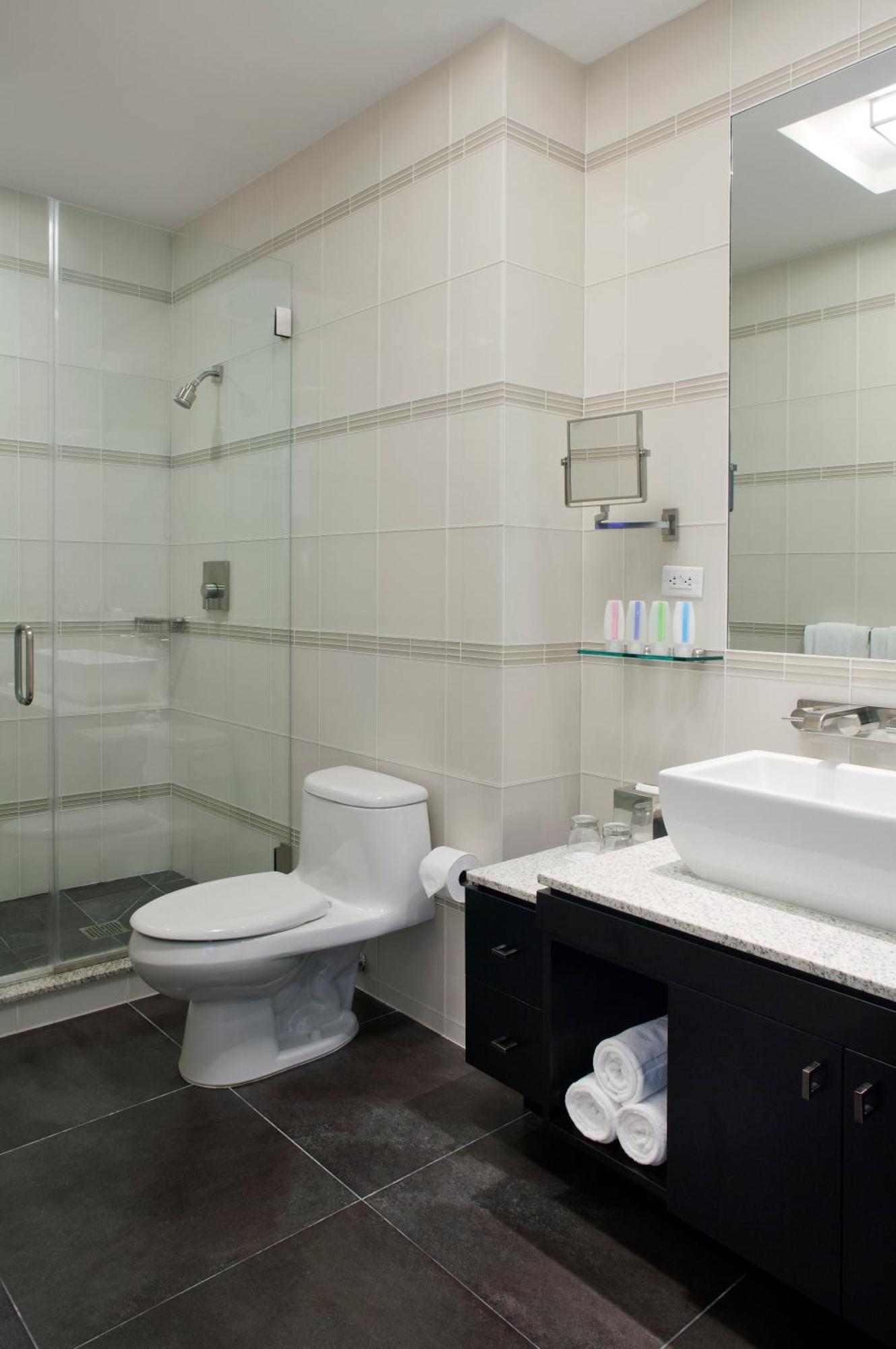 Chambre Lit King-Size Supérieure pour Personnes à Mobilité Réduite